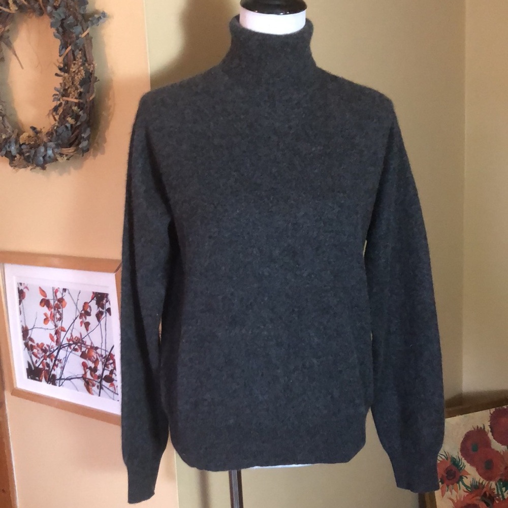 Vintage SADDLES Size Medium Cashmere Turtleneck Deep Gray Mongolia Made Soft